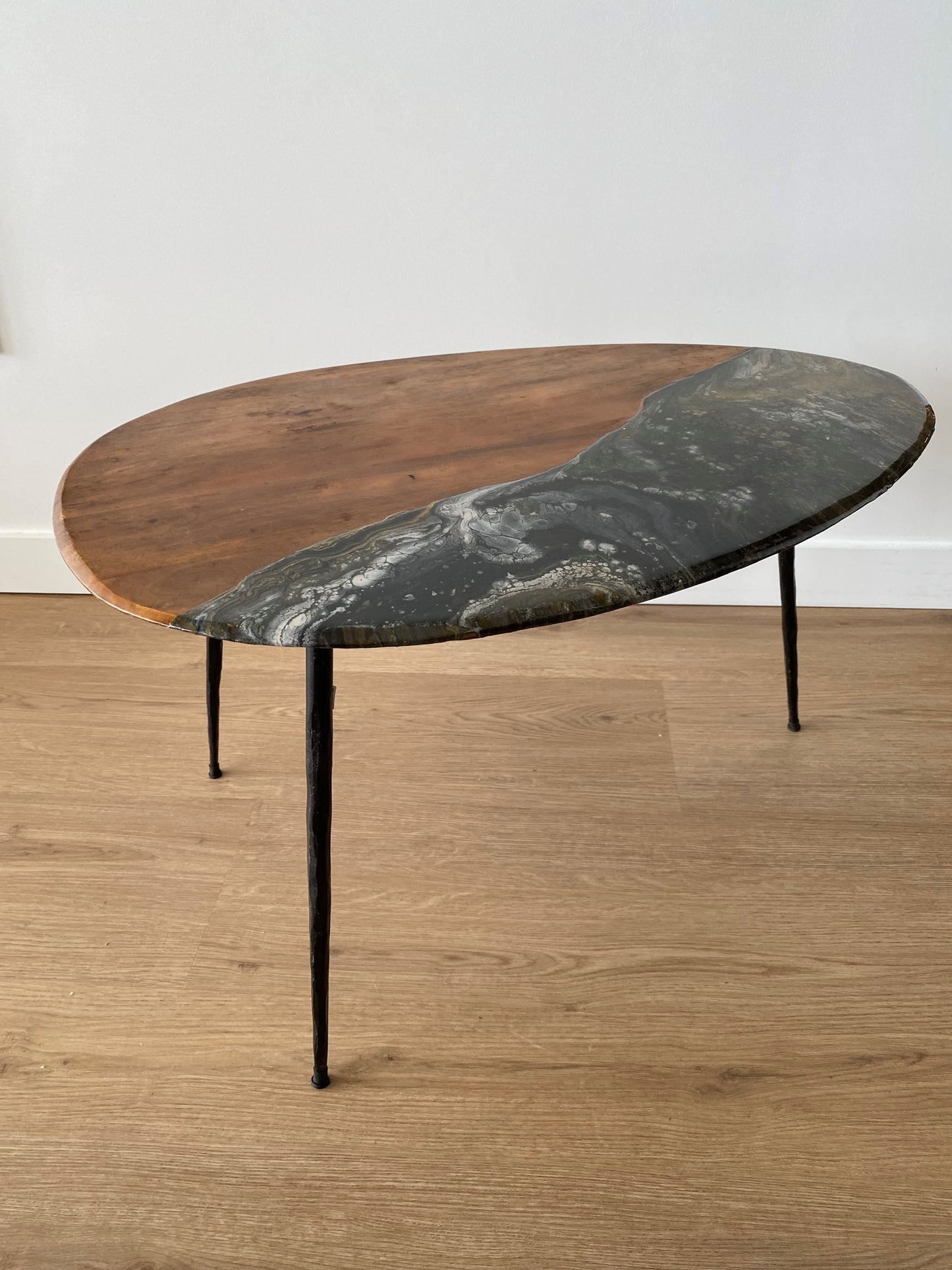 Bijzettafel epoxy Milky Way 70x50x40