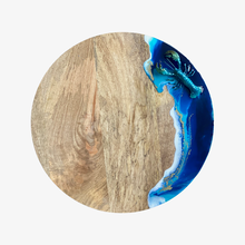 Afbeelding in Gallery-weergave laden, Epoxy borrelplank Ø39 cm met blauwe kreeft decoratie
