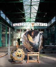 Load image into Gallery viewer, Epoxy schilderij - GOLDEN - Ø60 cm
